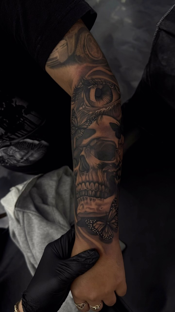 Bella Gomez Full Day Giveaway Winner Tattoo at Broadway Dept Sacramento